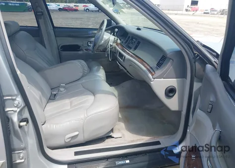 1995 Lincoln Town Car Executive из США, поврежденный, VIN 1LNLM81W5SY686104